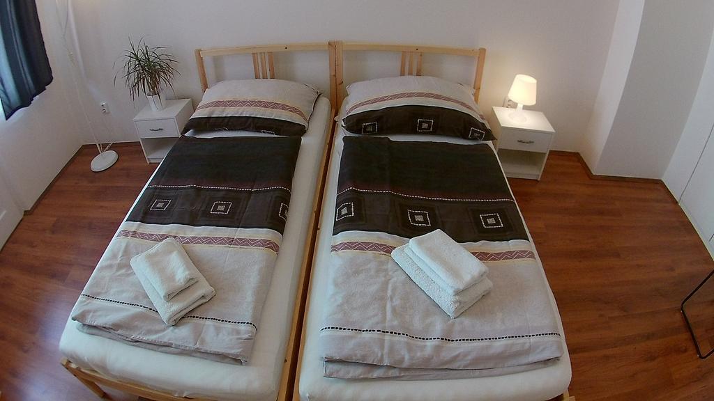 Jezerka Apartments Prague Luaran gambar