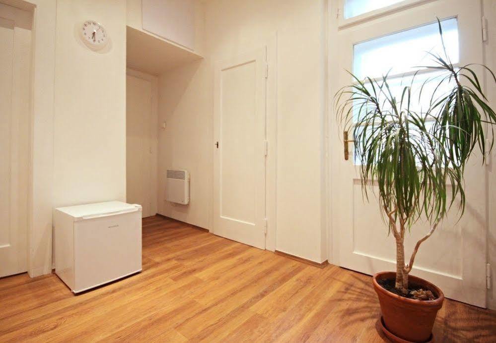 Jezerka Apartments Prague Luaran gambar