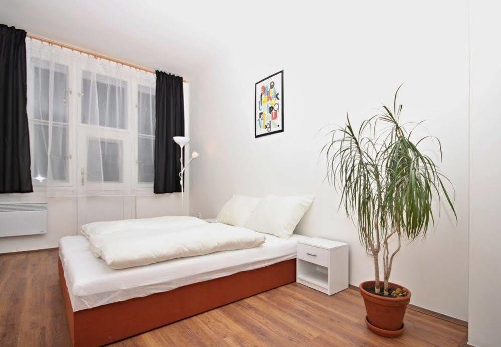 Jezerka Apartments Prague Luaran gambar