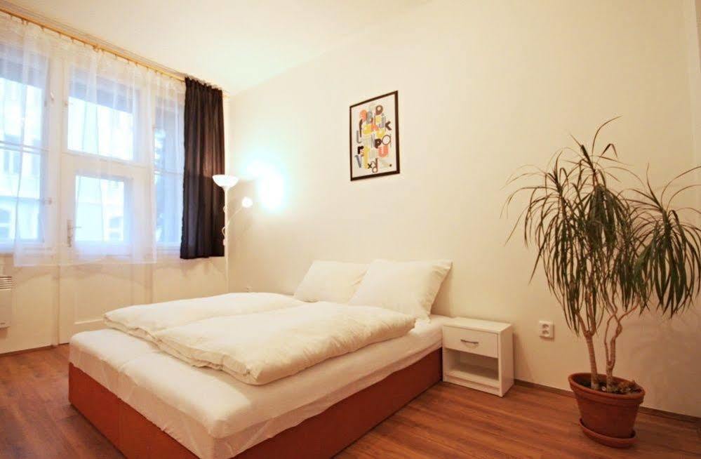 Jezerka Apartments Prague Luaran gambar