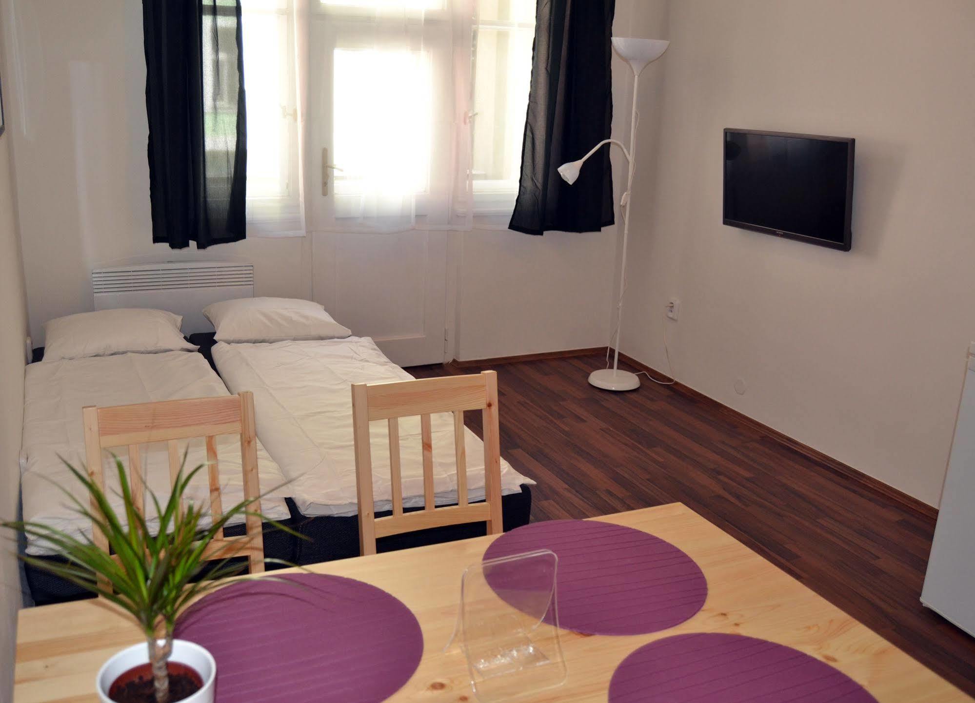Jezerka Apartments Prague Luaran gambar